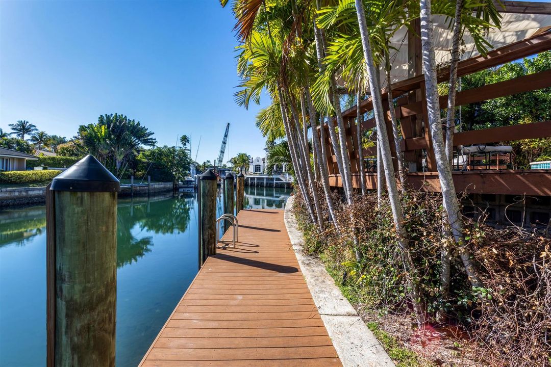 DOCK_STRAIGHT_EB