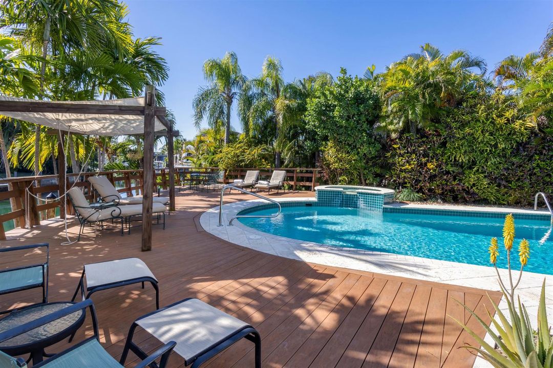POOL_SEATING_LOOKING_OUT_EB