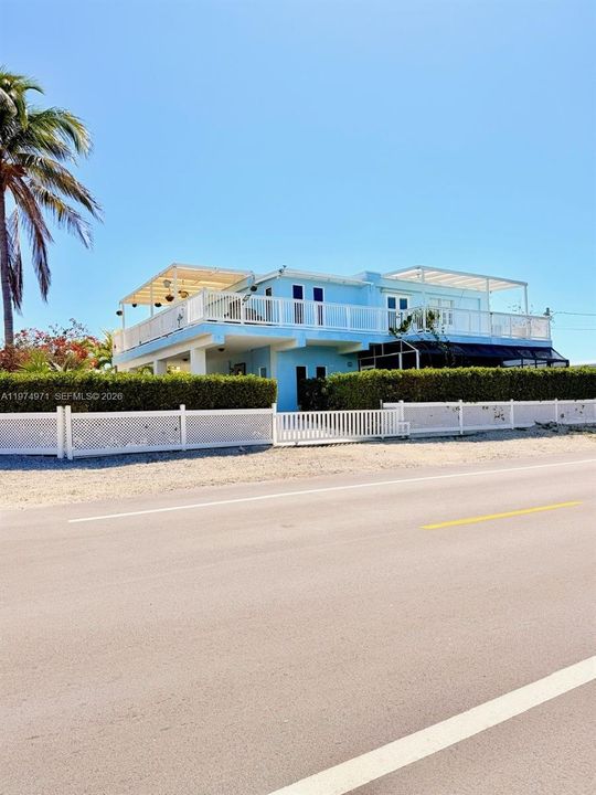 Main view from Burton Dr