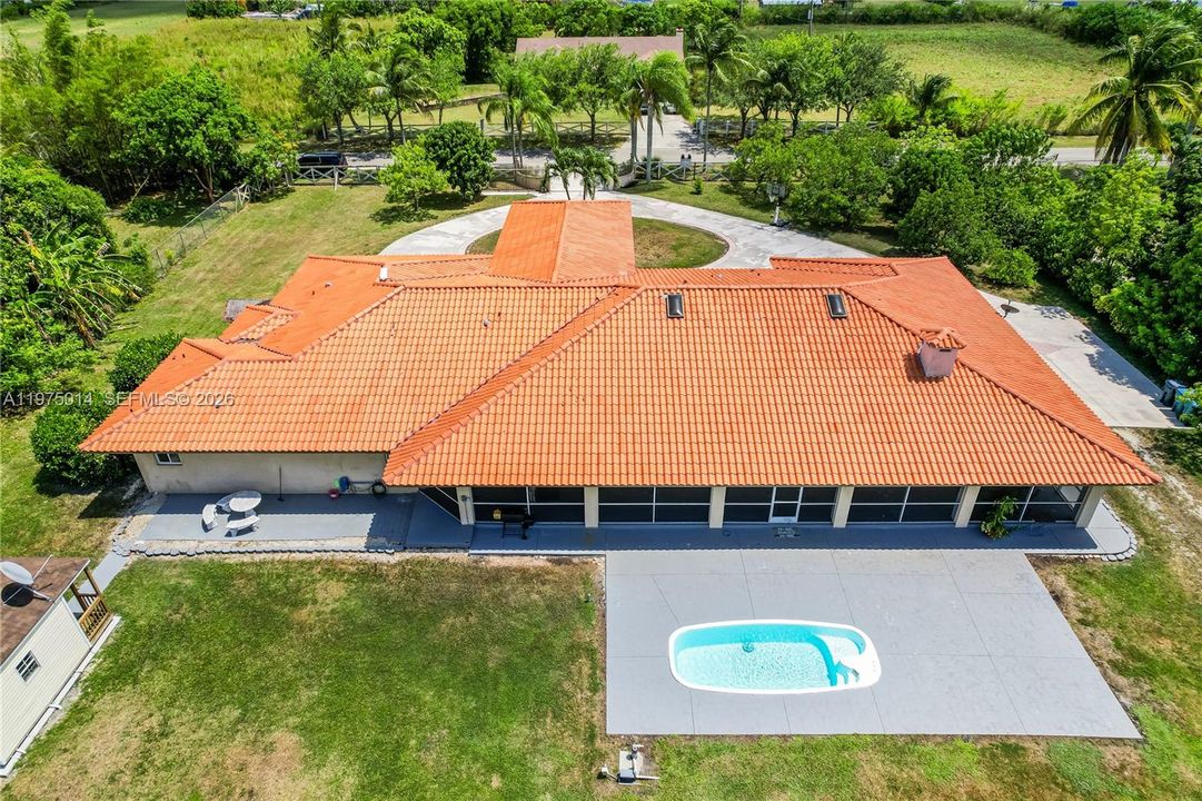 На продажу: $1,375,000 (7 спален, 5 ванн, 4998 Квадратных фут)