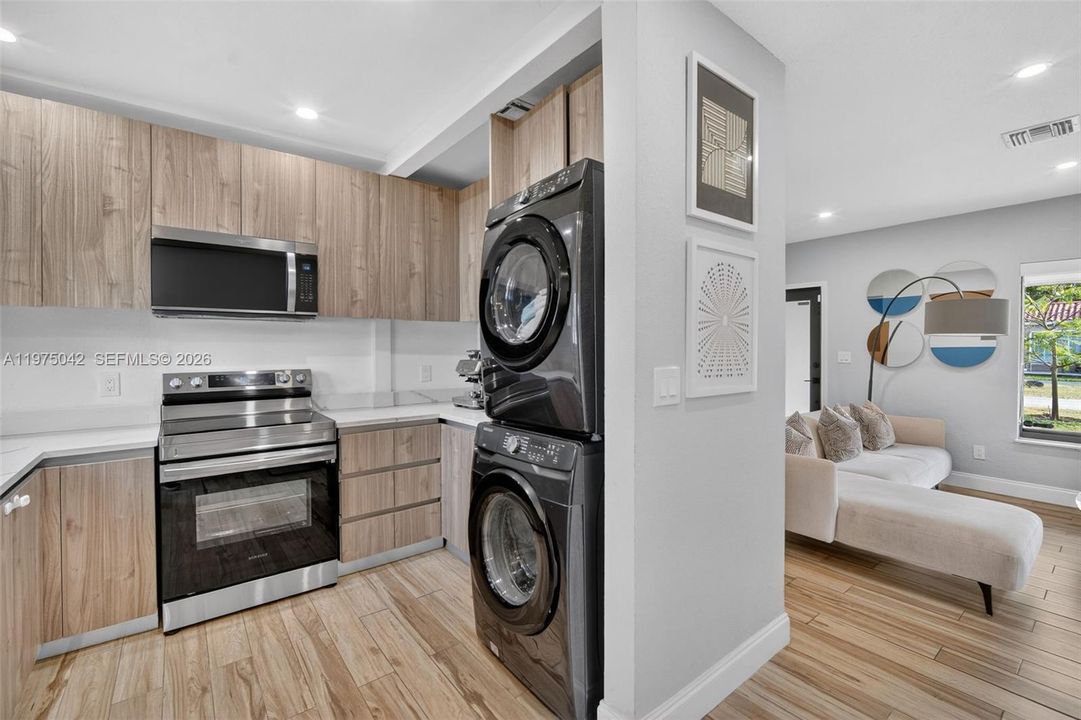 For Sale: $950,000 (3 beds, 2 baths, 1228 Square Feet)