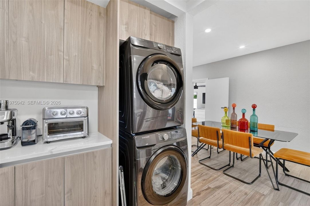 For Sale: $950,000 (3 beds, 2 baths, 1228 Square Feet)