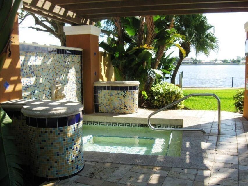 SPA ON INTRACOASTAL