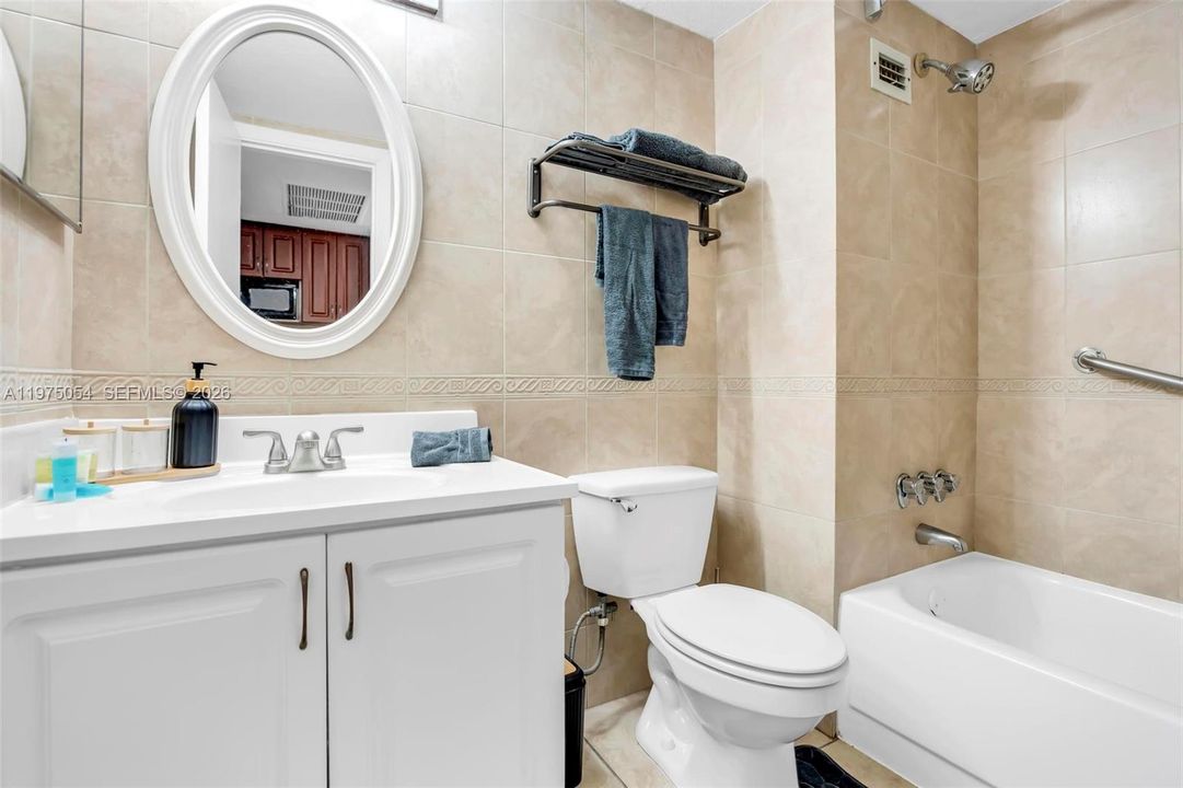 Vendido Recientemente: $95,000 (0 camas, 1 baños, 360 Pies cuadrados)