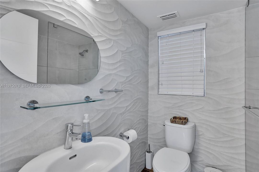 Recientemente alquilado: $15,000 (4 camas, 3 baños, 2300 Pies cuadrados)