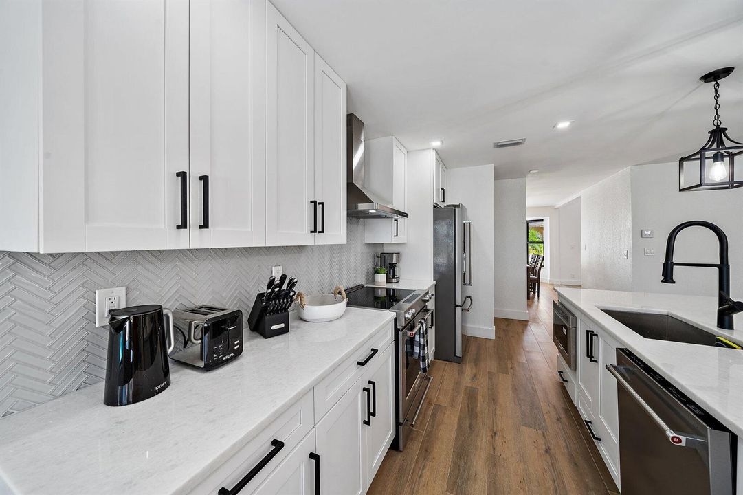 048-1878LyntonCir-Wellington-FL-SMALL