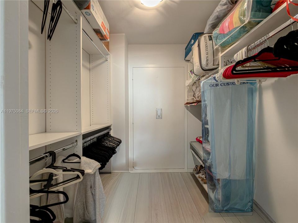 На продажу: $255,000 (2 спален, 2 ванн, 1268 Квадратных фут)