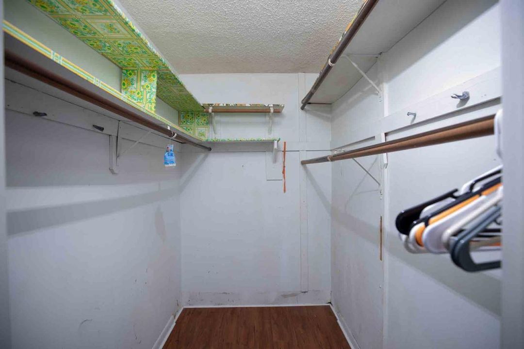 Walk in closet