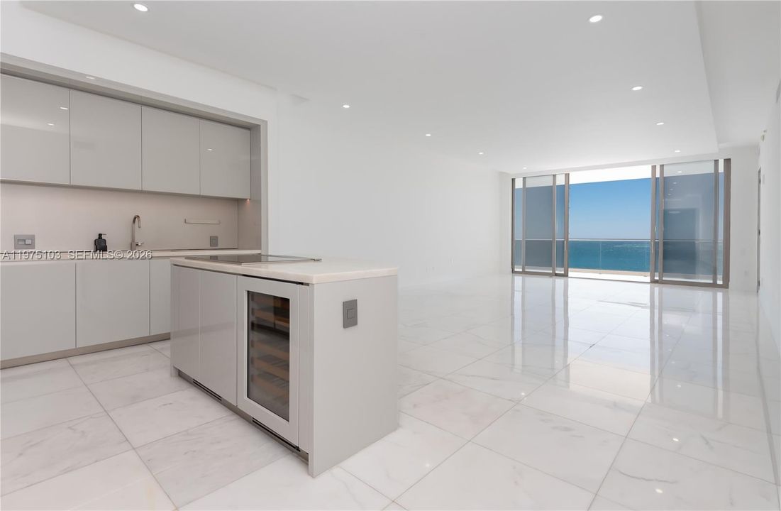 En Venta: $5,000,000 (3 camas, 5 baños, 2468 Pies cuadrados)