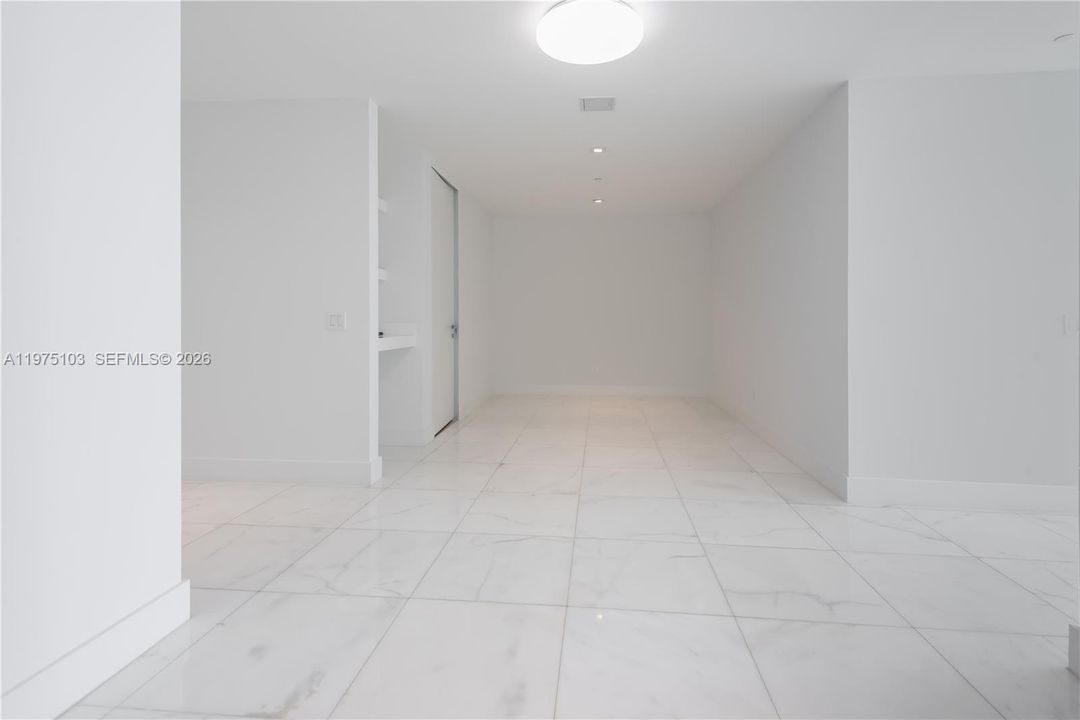 En Venta: $5,000,000 (3 camas, 5 baños, 2468 Pies cuadrados)