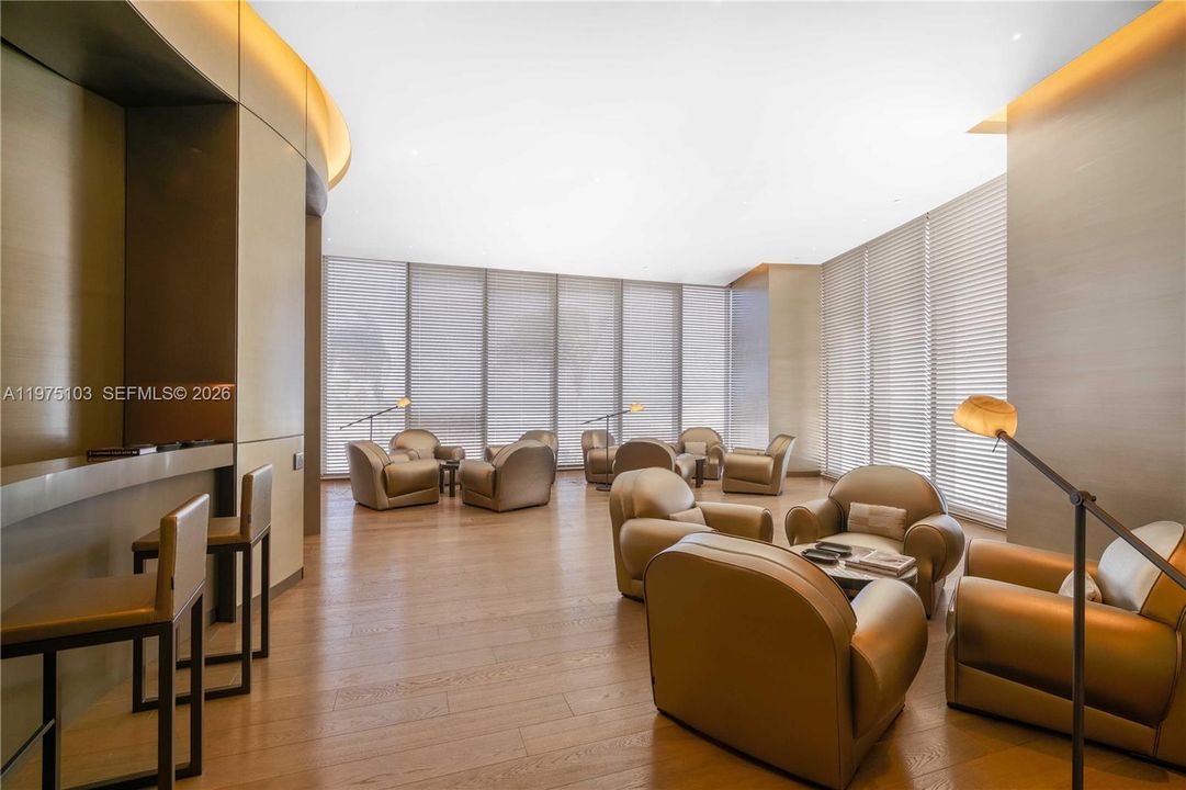 En Venta: $5,000,000 (3 camas, 5 baños, 2468 Pies cuadrados)