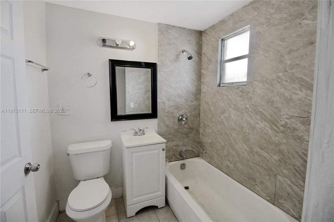 En Venta: $395,000 (7 camas, 4 baños, 1820 Pies cuadrados)