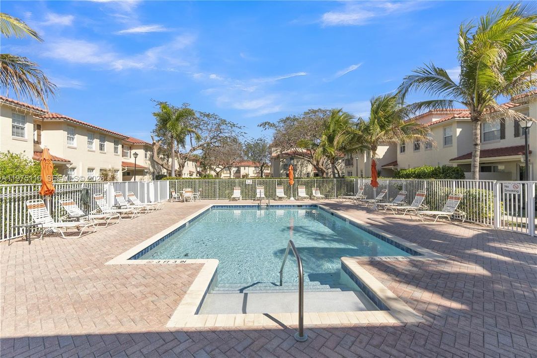 Active With Contract: $595,000 (3 beds, 2 baths, 1814 Square Feet)