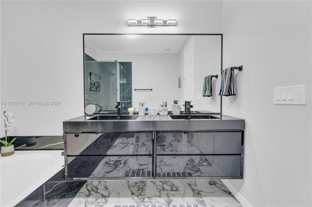 Active With Contract: $595,000 (3 beds, 2 baths, 1814 Square Feet)