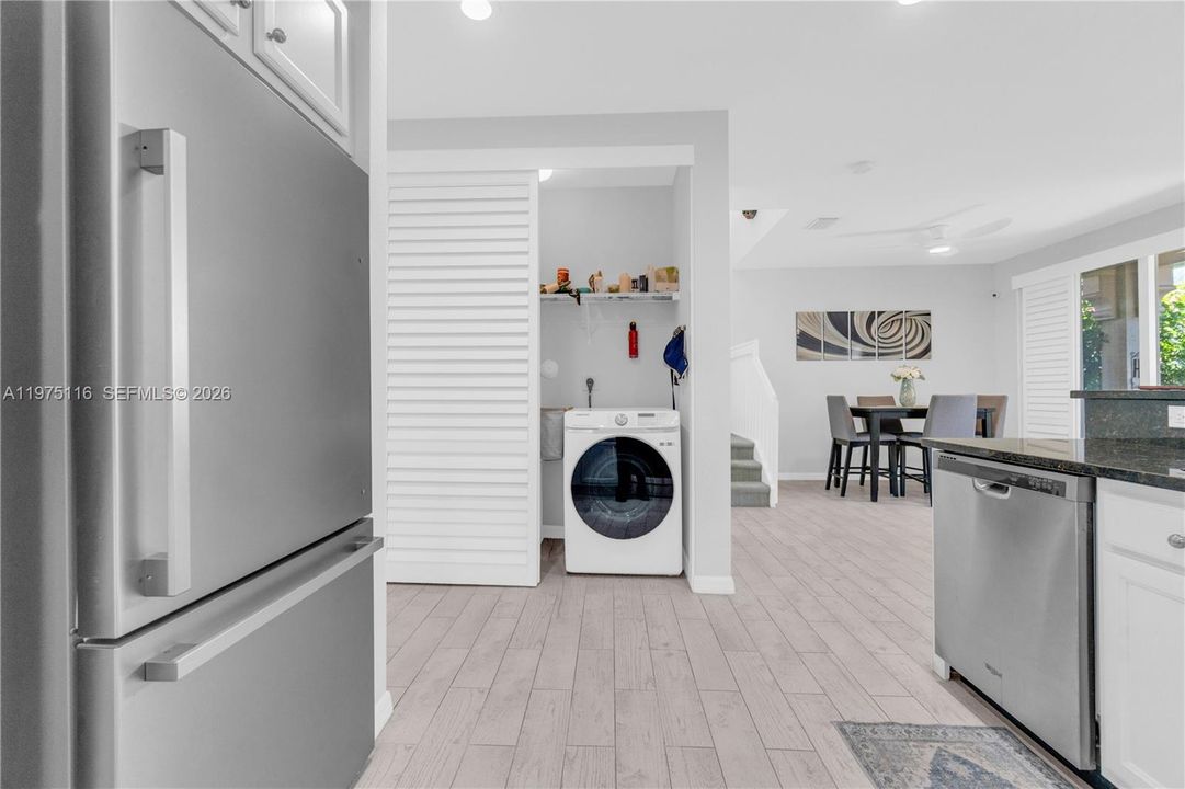 Active With Contract: $595,000 (3 beds, 2 baths, 1814 Square Feet)