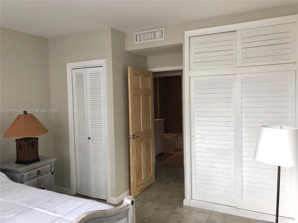 En Venta: $382,888 (1 camas, 1 baños, 787 Pies cuadrados)