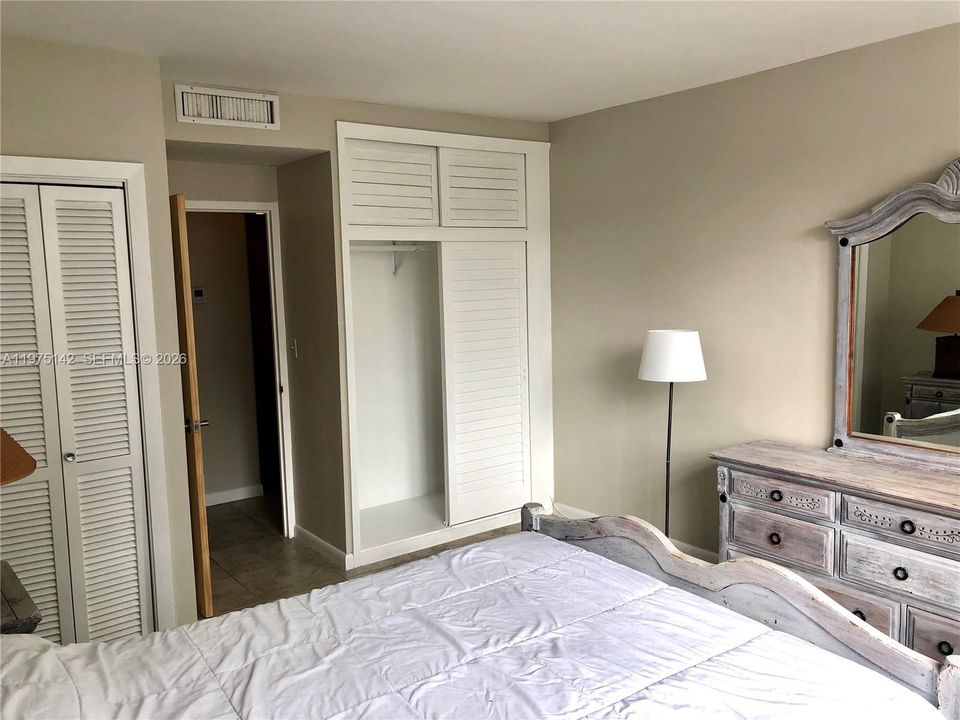En Venta: $382,888 (1 camas, 1 baños, 787 Pies cuadrados)