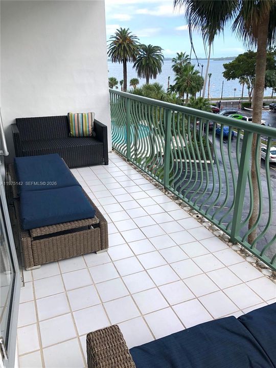 En Venta: $382,888 (1 camas, 1 baños, 787 Pies cuadrados)