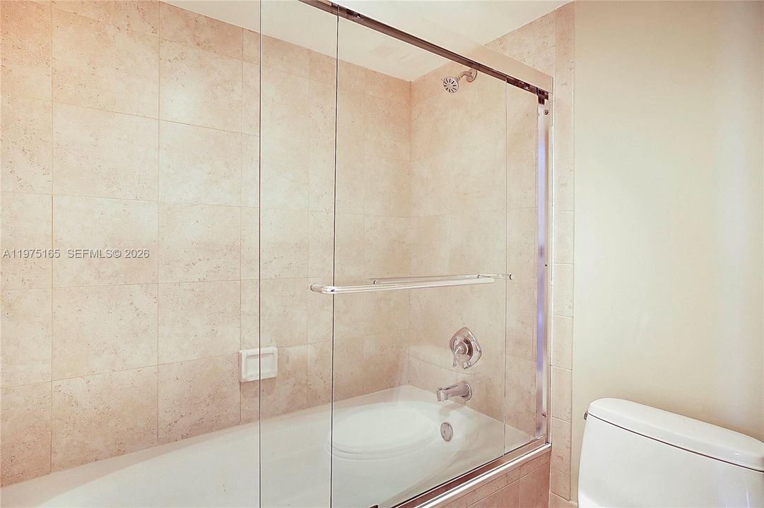 En Venta: $340,000 (2 camas, 2 baños, 1374 Pies cuadrados)