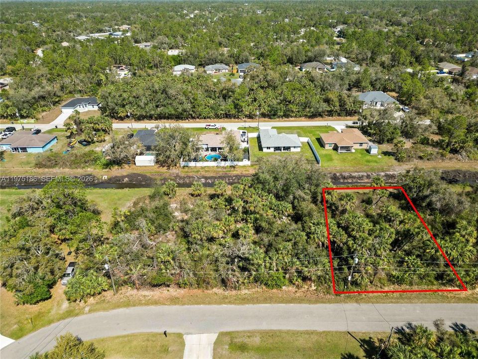 En Venta: $13,000 (0.23 acres)