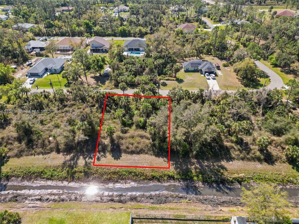 En Venta: $13,000 (0.23 acres)