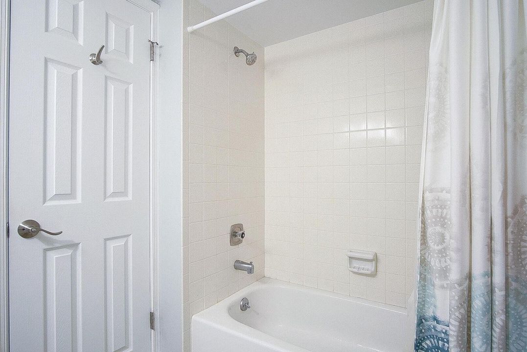 TUB SHOWER COMBO GUEST BATHROOM