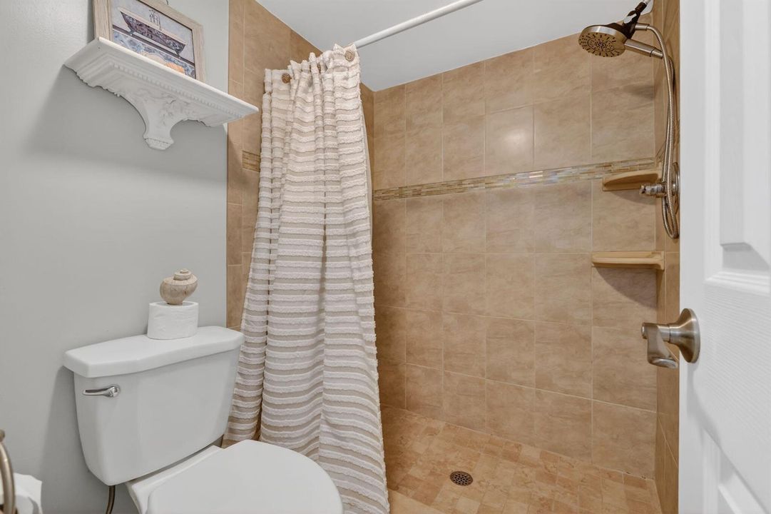 MASTER SHOWER...