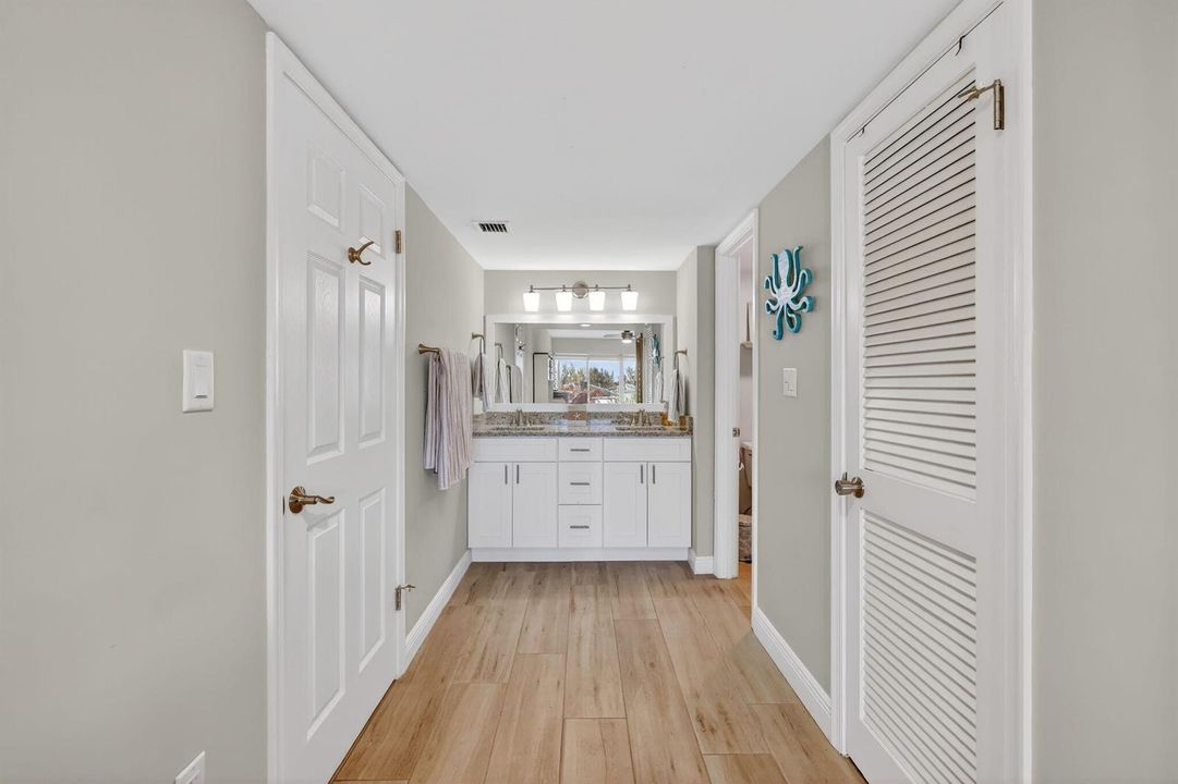 MASTER BATH.
