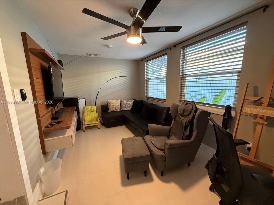 Недавно арендовано: $3,900 (3 спален, 2 ванн, 1536 Квадратных фут)