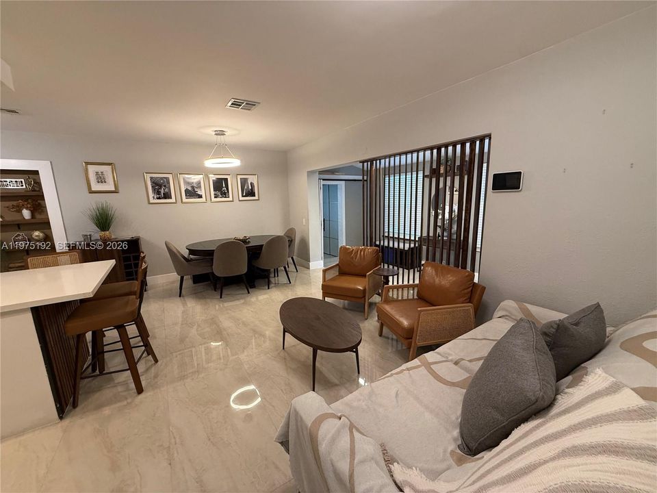 Недавно арендовано: $3,900 (3 спален, 2 ванн, 1536 Квадратных фут)