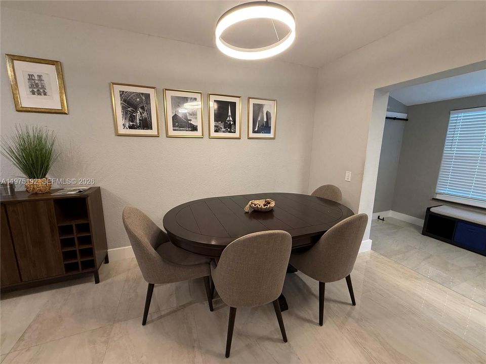 Недавно арендовано: $3,900 (3 спален, 2 ванн, 1536 Квадратных фут)