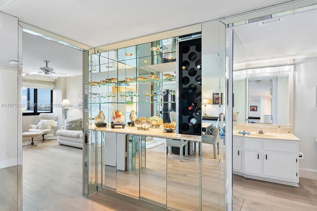 На продажу: $899,000 (2 спален, 2 ванн, 1452 Квадратных фут)