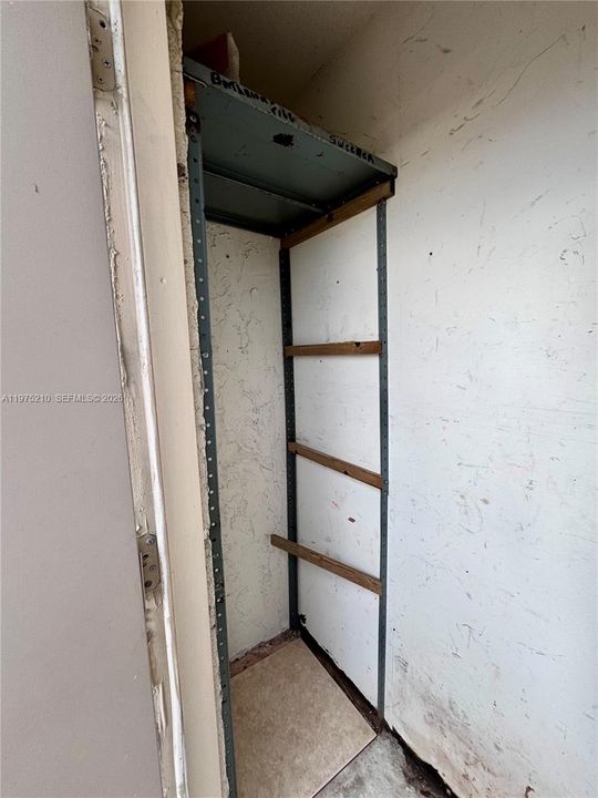 На продажу: $230,000 (1 спален, 1 ванн, 908 Квадратных фут)