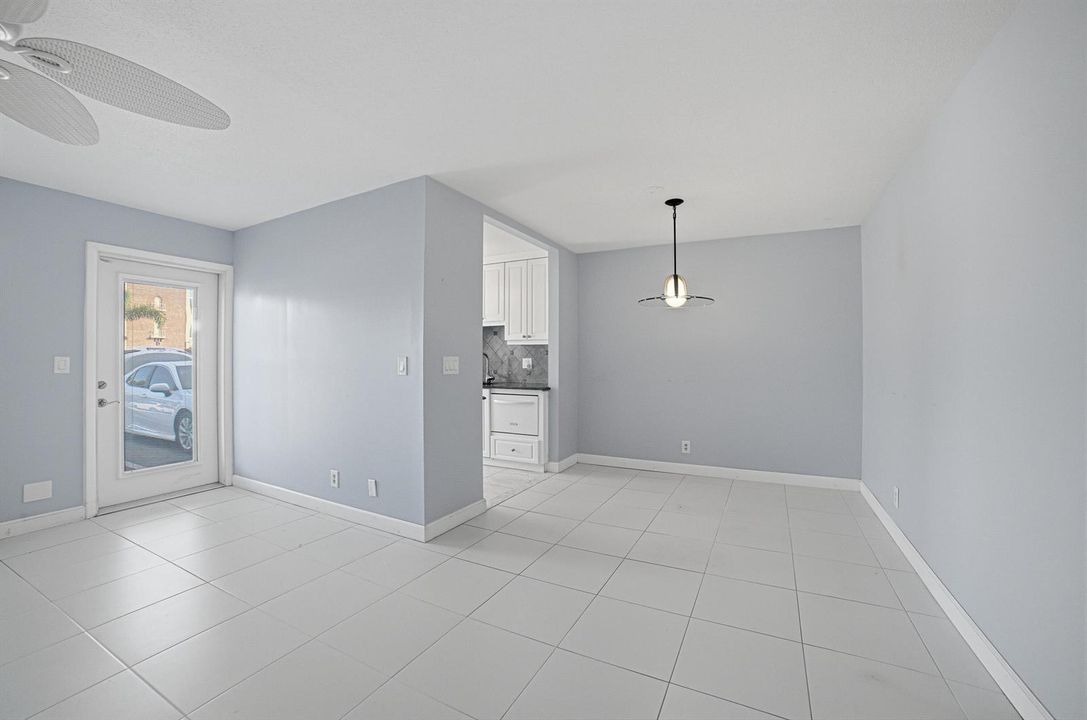 Living/Dining Area