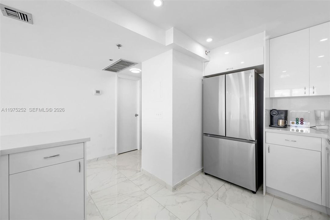 На продажу: $619,000 (1 спален, 1 ванн, 820 Квадратных фут)