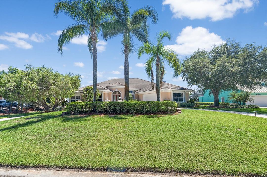 En Venta: $2,149,000 (3 camas, 2 baños, 3337 Pies cuadrados)