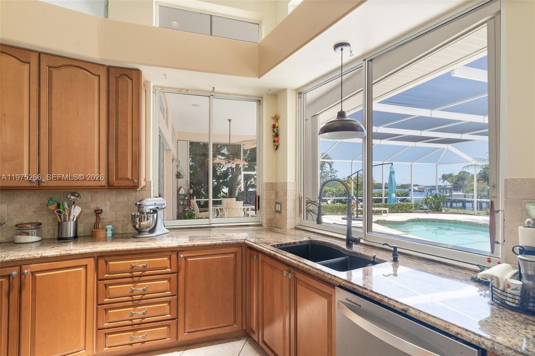 En Venta: $2,149,000 (3 camas, 2 baños, 3337 Pies cuadrados)