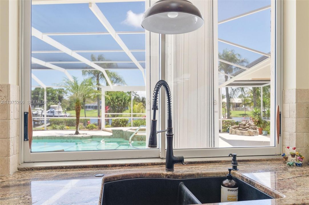En Venta: $2,149,000 (3 camas, 2 baños, 3337 Pies cuadrados)
