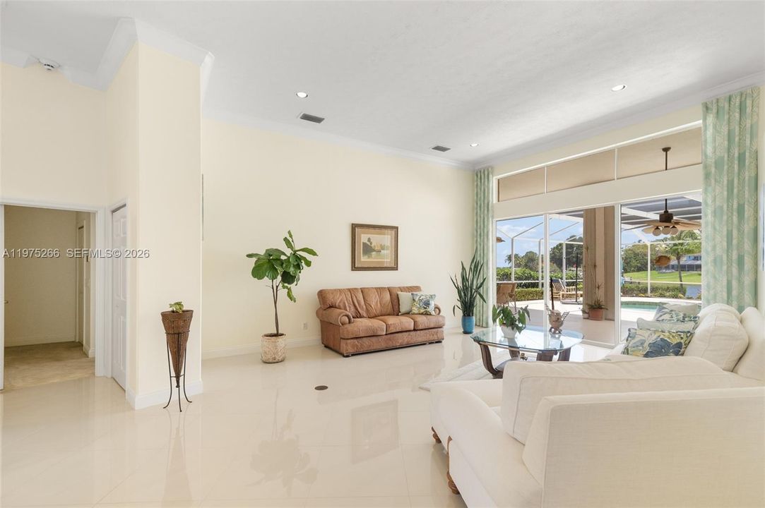 En Venta: $2,149,000 (3 camas, 2 baños, 3337 Pies cuadrados)