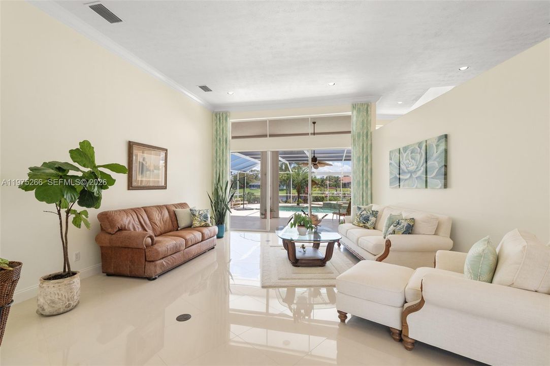 En Venta: $2,149,000 (3 camas, 2 baños, 3337 Pies cuadrados)