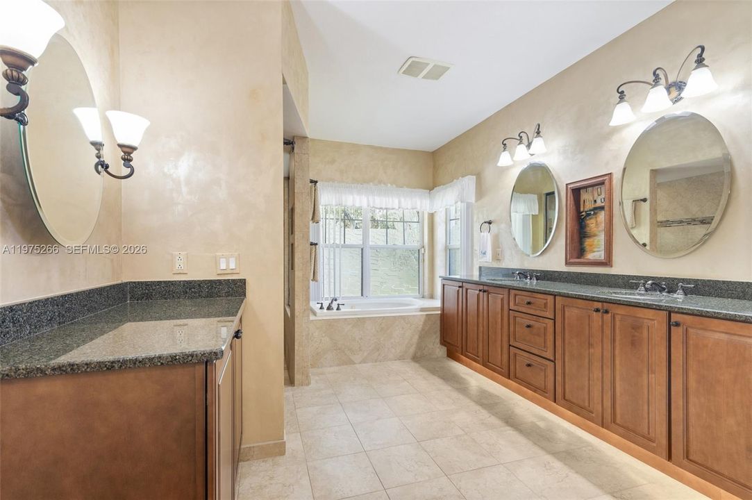 En Venta: $2,149,000 (3 camas, 2 baños, 3337 Pies cuadrados)