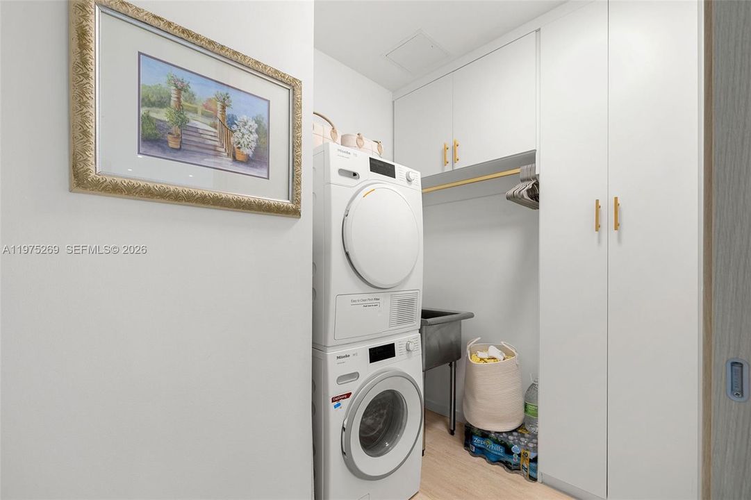 На продажу: $3,245,000 (3 спален, 3 ванн, 2076 Квадратных фут)