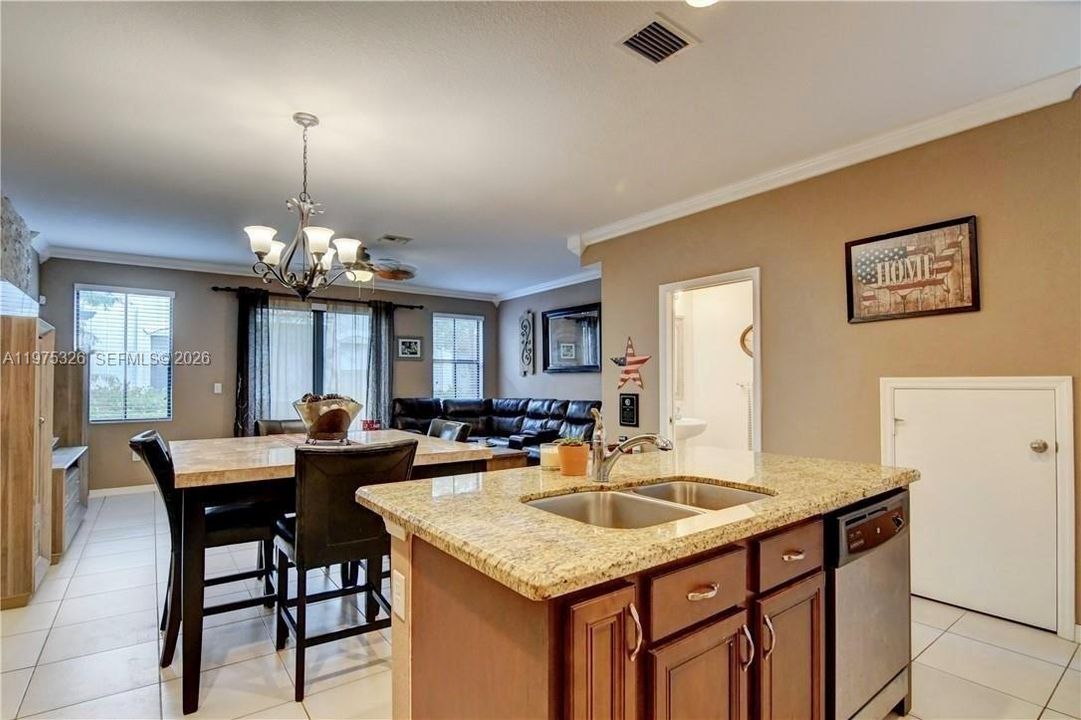 For Sale: $450,000 (3 beds, 2 baths, 1420 Square Feet)