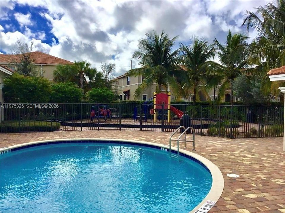 For Sale: $450,000 (3 beds, 2 baths, 1420 Square Feet)