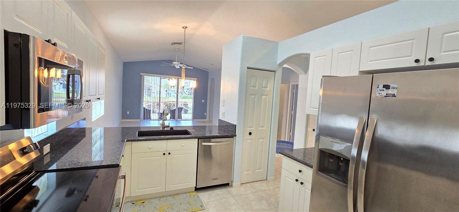 For Sale: $419,000 (3 beds, 2 baths, 1627 Square Feet)