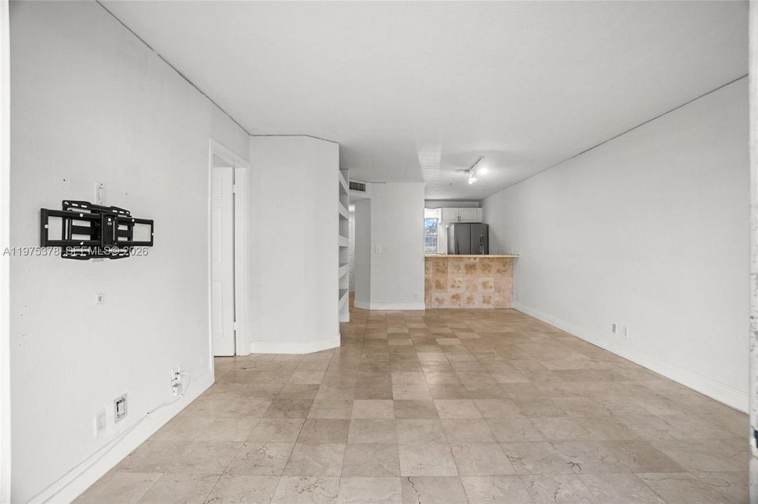 На продажу: $174,900 (2 спален, 2 ванн, 768 Квадратных фут)