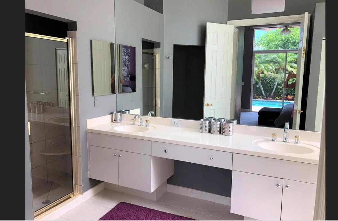Main Bedroom bath