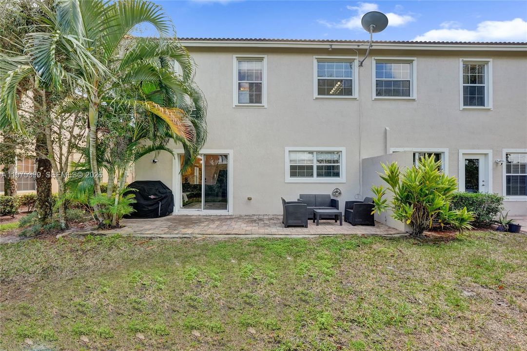 На продажу: $449,000 (3 спален, 2 ванн, 1748 Квадратных фут)