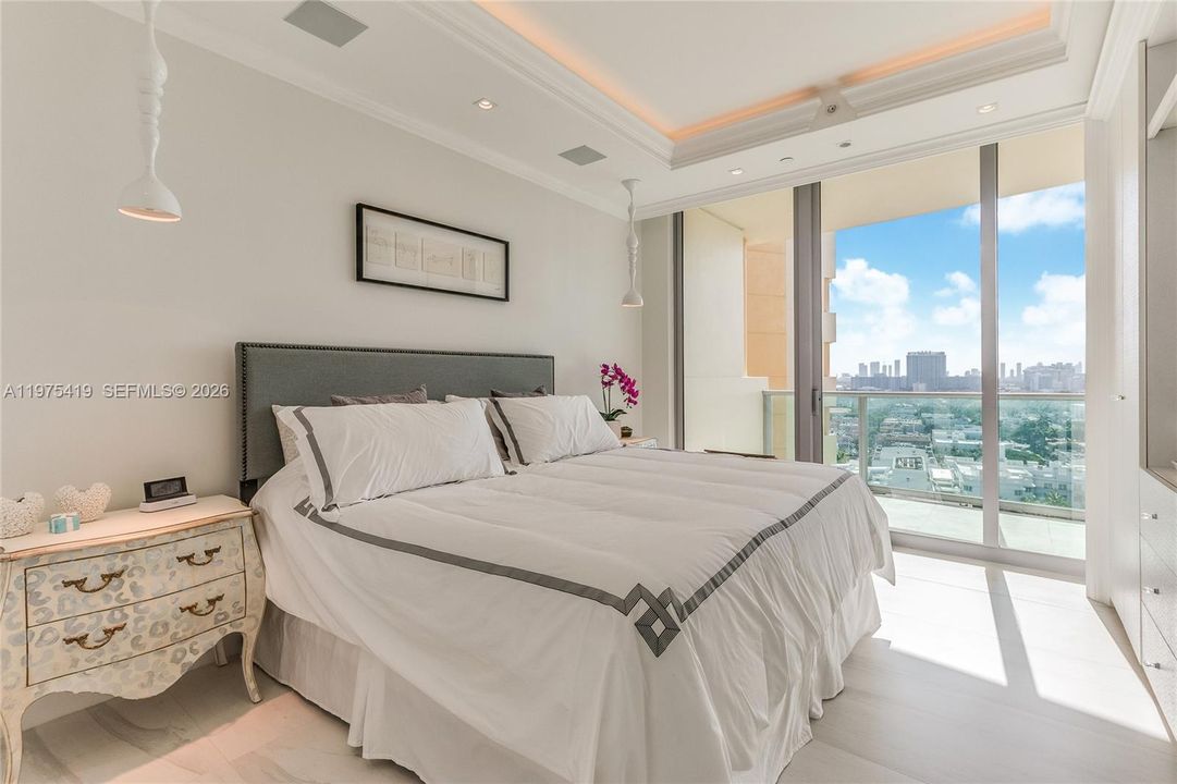 For Sale: $4,850,000 (3 beds, 3 baths, 1810 Square Feet)