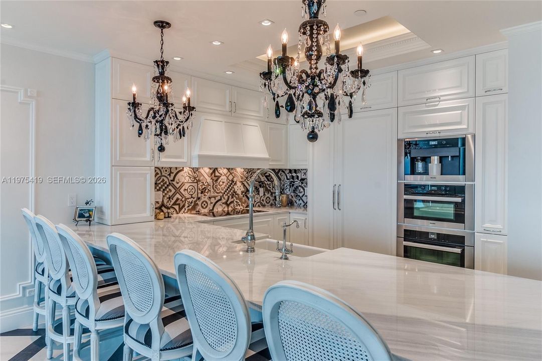 For Sale: $4,850,000 (3 beds, 3 baths, 1810 Square Feet)